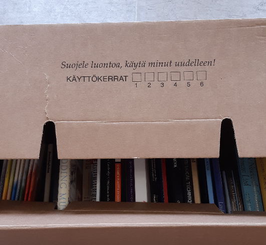 Turun pääkirjaston musiikkiosaston ilmettä uudistettiin keväällä 2023 hyödyntäen vanhaa uuden rinnalla. Kuvat: Susanna Kolehmainen 2023.