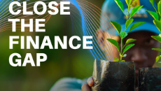 Kampanjan juliste Close the Finance Gap.